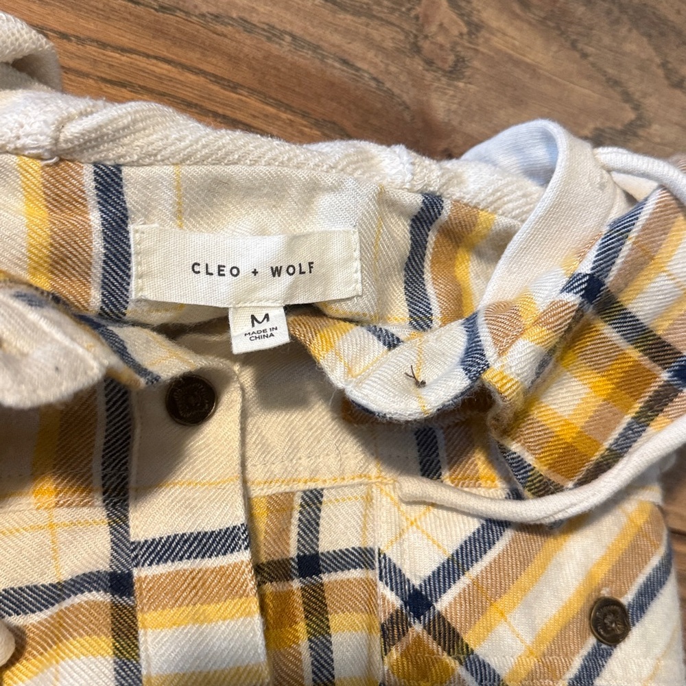 Women’s cropped Plaid Shirt in Yellow and White - Picture 5 of 5